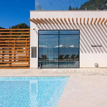 Angsana Corfu & Μπενίτσες